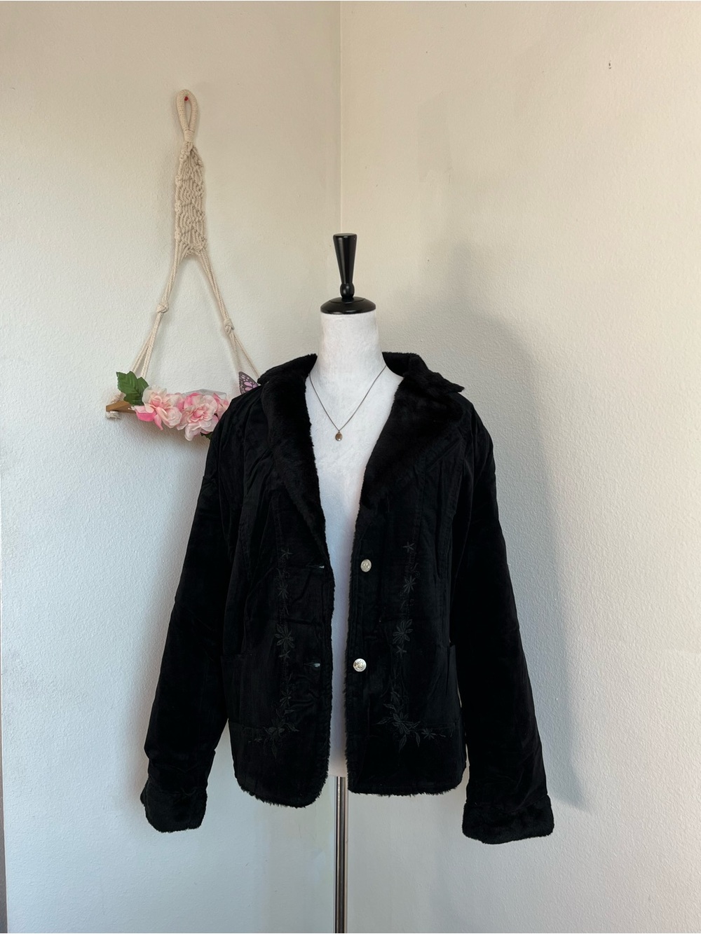 Black Women's Faux Fur Trim Embroidered Jacket size 3XL